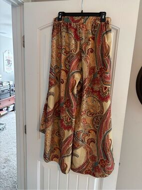Women's Paisley Midi pants Multicolor